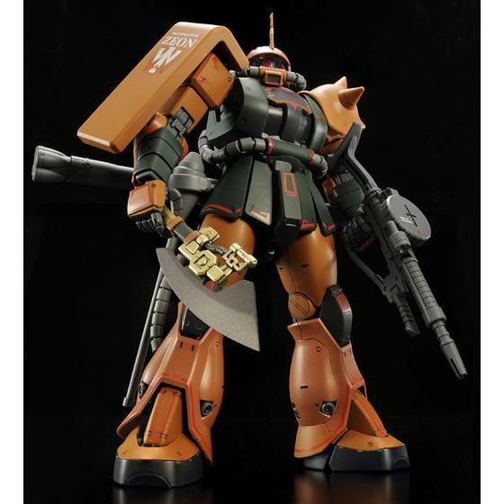 Premium Bandai Master Grade (MG) 1/100 MS-06FS Zaku II (Garma Zabi Use)