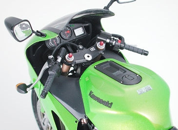 1/12 Kawasaki Ninja ZX-12R (Tamiya Motor Cycle Series 84)
