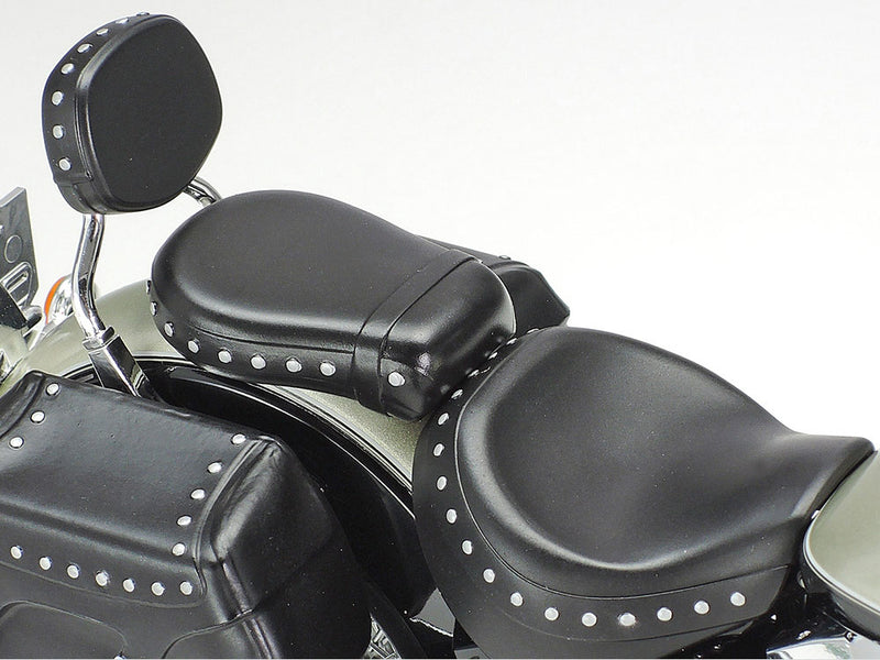 1/12 Yamaha XV1600 RoadStar Custom (Tamiya Motorcycle Series 135)