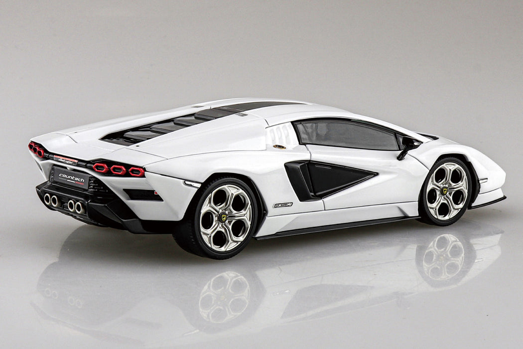 1/32 Lamborghini Countach LPI 800-4 (White) (Aoshima The Snap Kit Series No.19A)