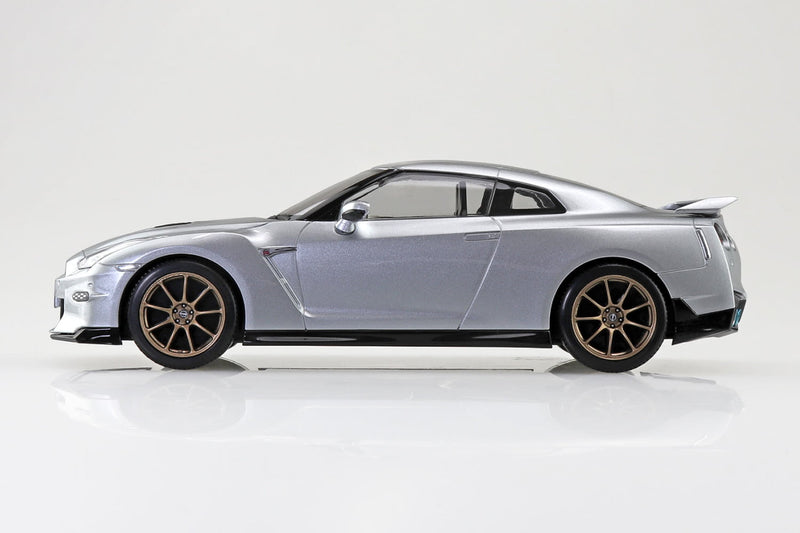 1/32 Nissan R35 GT-R 2024 (Ultimate Metal Silver) (Aoshima The Snap Kit Series No.03-UM)