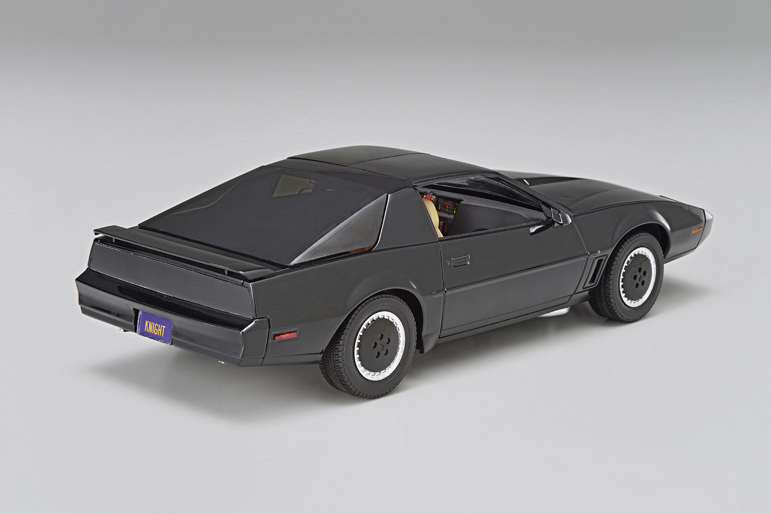 Aoshima Knight Rider 1/24 Knight 2000 K.I.T.T. Season IV w