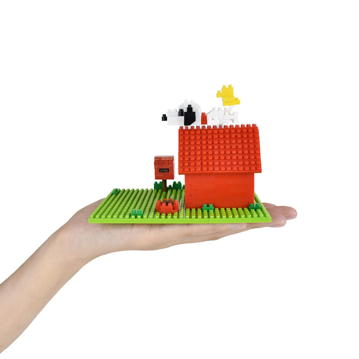 nanoblock Sights to See Collection - Peanuts - Snoopy House (NBH-228)