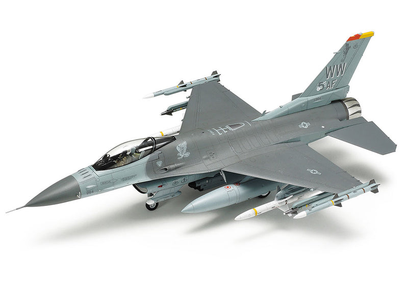 1/72 Lockheed Martin F-16CJ [Block 50] Fighting Falcon with Full Equipment (Tamiya War Bird Collection No.88)