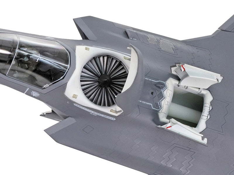 1/72 Lockheed Martin F-35B Lightning II (Tamiya War Bird Collection No.93)
