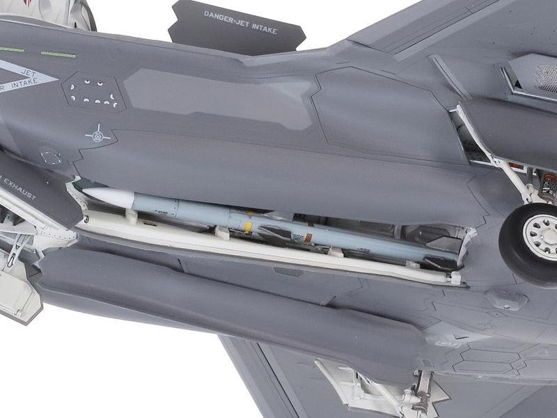 1/72 Lockheed Martin F-35B Lightning II (Tamiya War Bird Collection No.93)