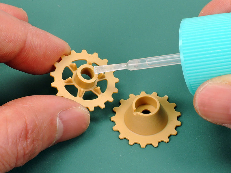 Tamiya Cement [Low Odor] (40mL) (87238)