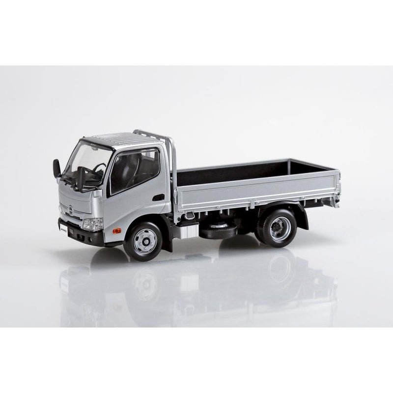1/32 Hino Dutro Truck (Silver) (Aoshima The Snap Kit Series No.23-SR)