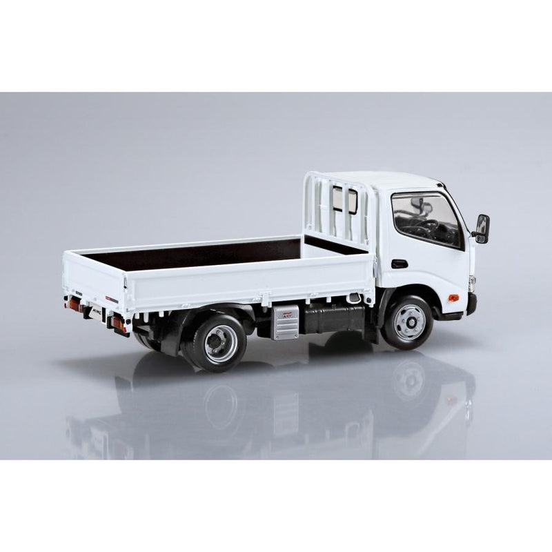 1/32 Hino Dutro Truck (White) (Aoshima The Snap Kit Series No.23-WE)