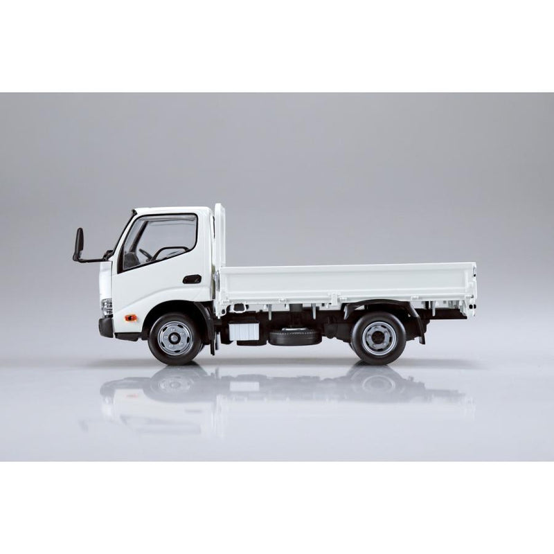1/32 Hino Dutro Truck (White) (Aoshima The Snap Kit Series No.23-WE)