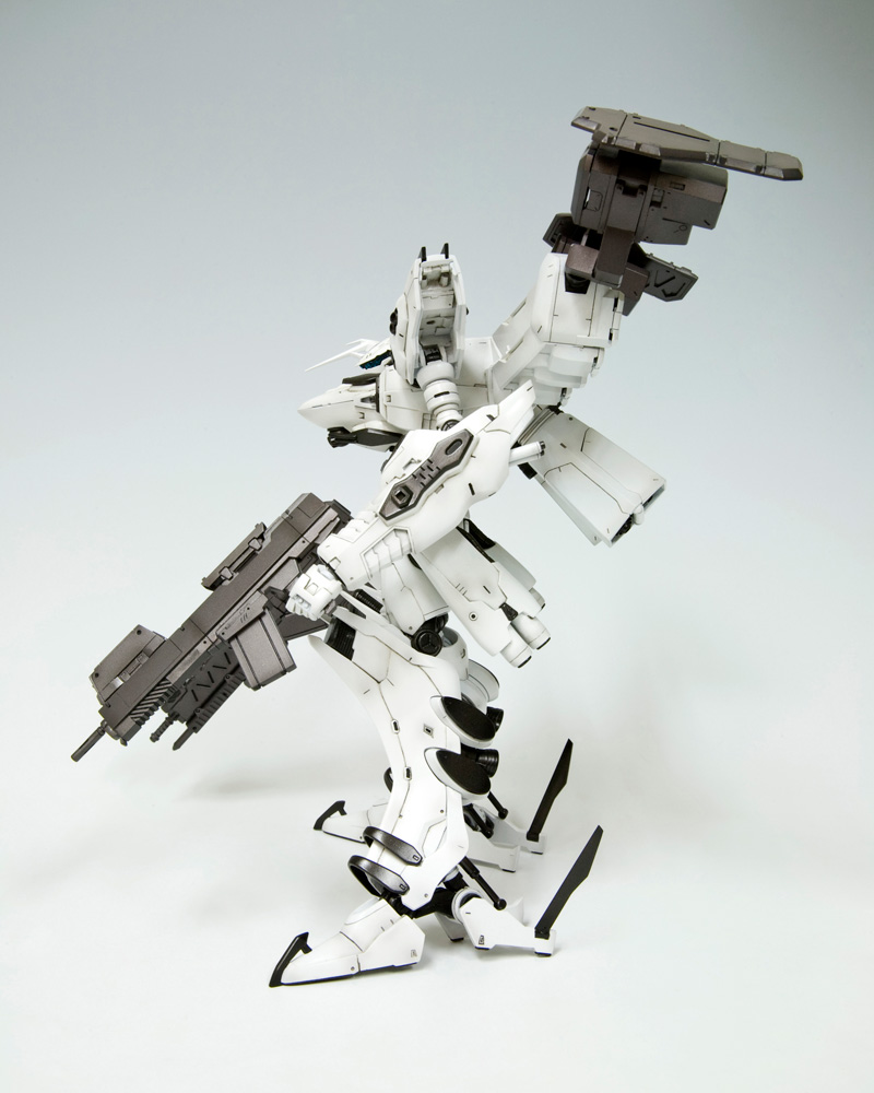 Armored Core Variable Infinity 1/72 LINEARK WHITE-GLINT (NX04)