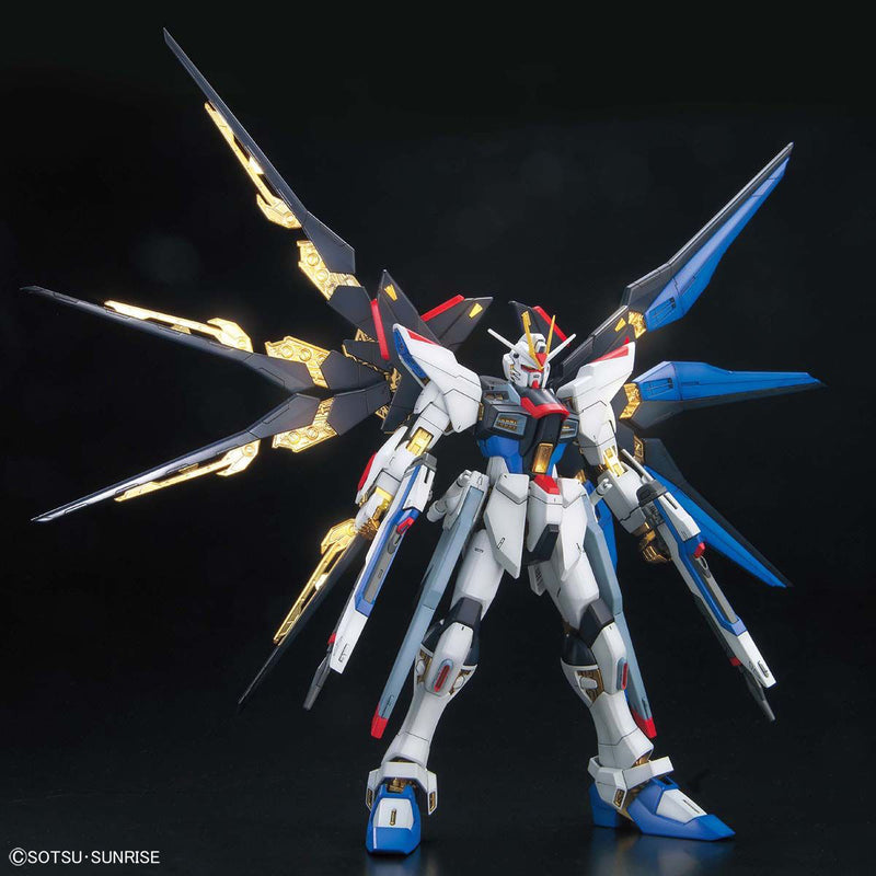 Master Grade (MG) 1/100 MG Strike Freedom Gundam (Full Burst Mode)