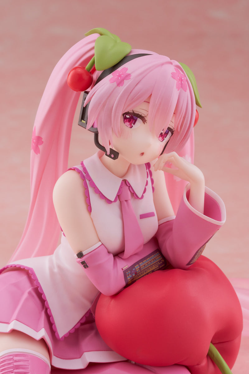 Taito Desktop Cute Figure - Hatsune Miku - Cherry Cushion Ver.