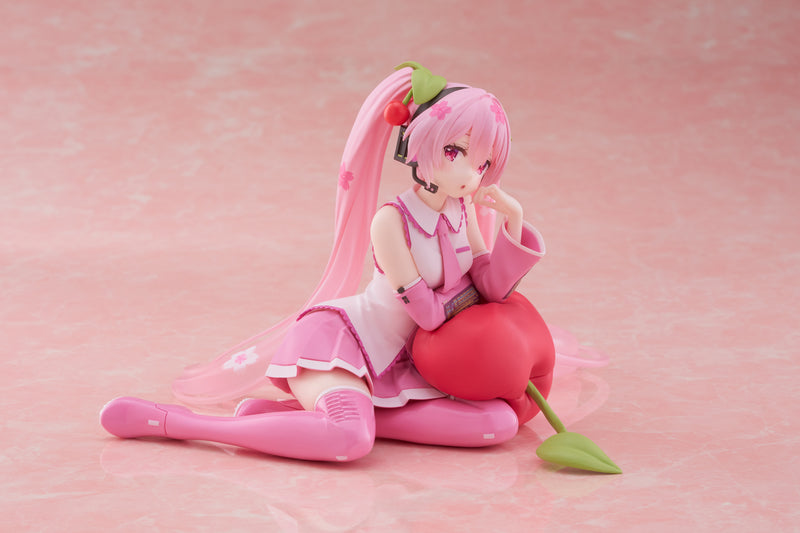 Taito Desktop Cute Figure - Hatsune Miku - Cherry Cushion Ver.