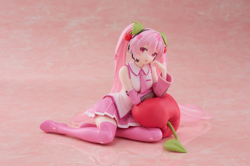 Taito Desktop Cute Figure - Hatsune Miku - Cherry Cushion Ver.