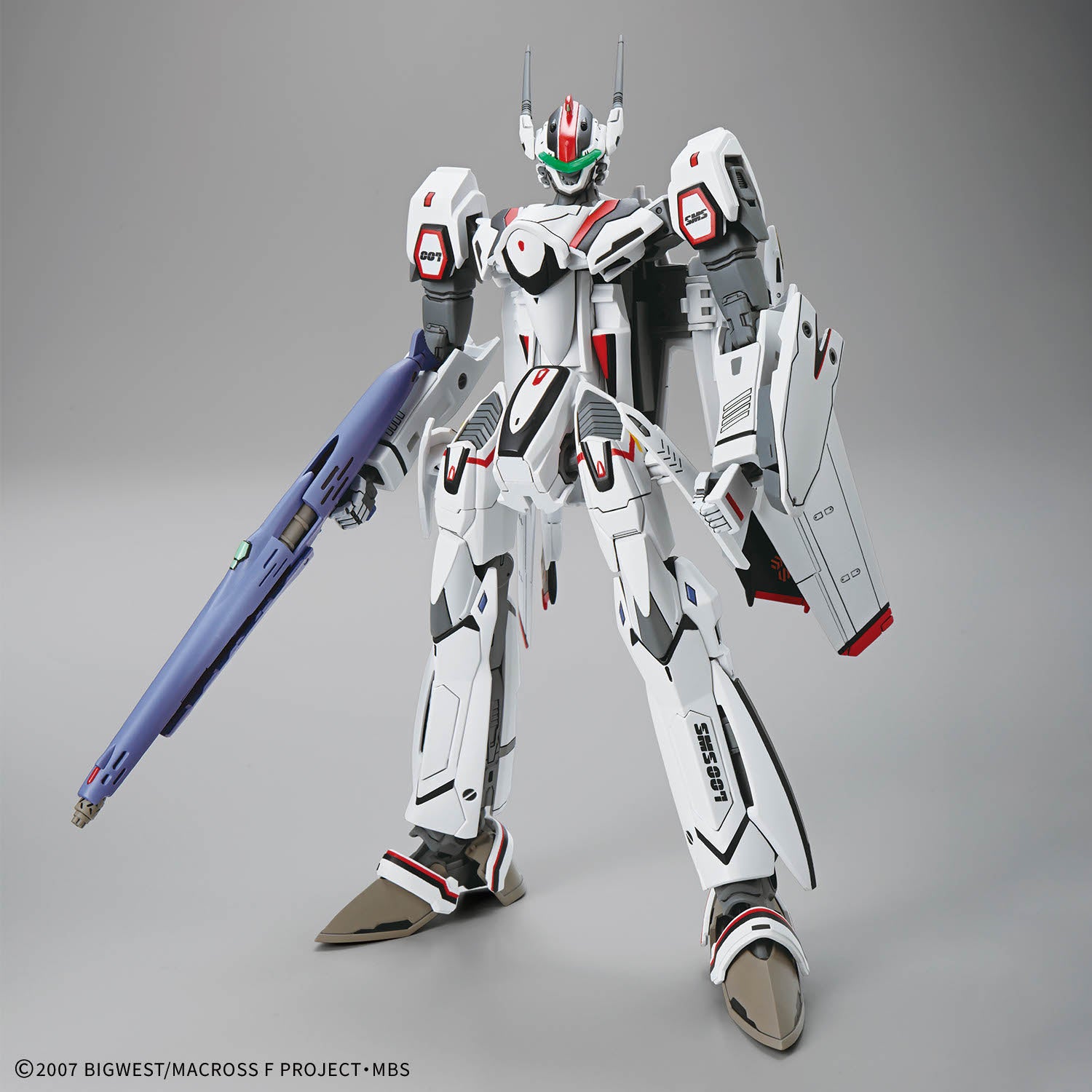 バンダイ VF-25F 可変型フィギュア 1/100 Bandai High Grade (HG) Macross Frontier 1/100 VF-25F MESSIAH