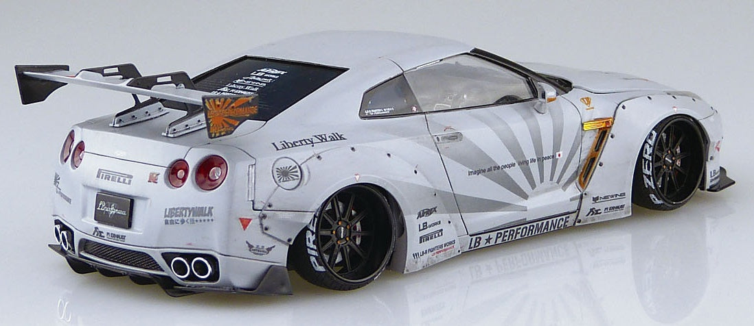 1/24 Nissan LB-Works R35 GT-R Ver.2 (Aoshima Liberty Walk Series 10)