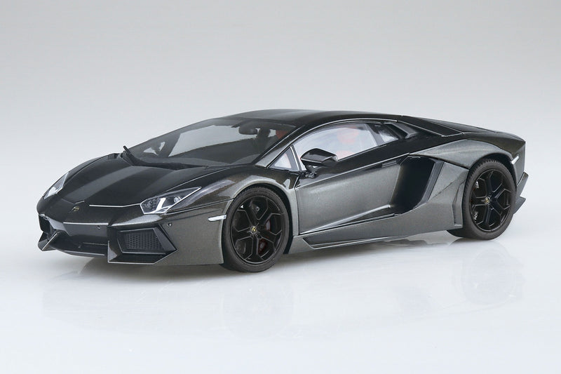 1/24 Pre-Painted Lamborghini Aventador Gun Metallic (Aoshima 1/24 Pre-Painted Series No.01-B)