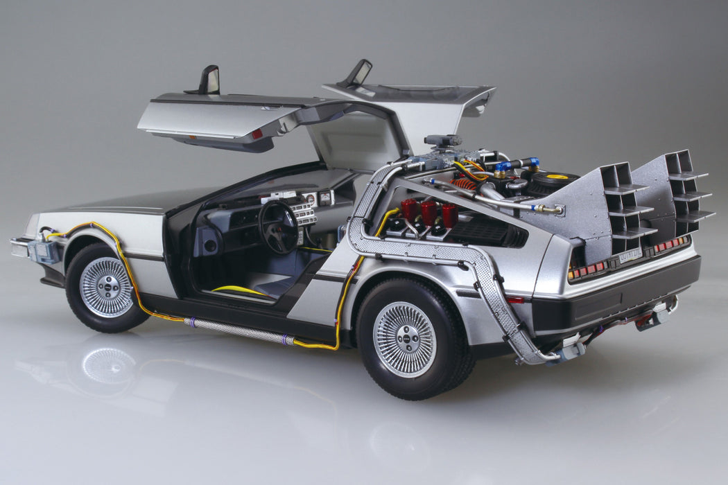 Back to the Future Part I 1/24 Time Machine (NEW MOLD)