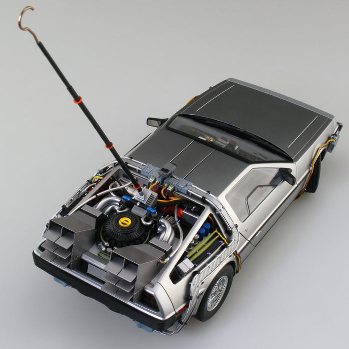 Back to the Future Part I 1/24 Time Machine (NEW MOLD)