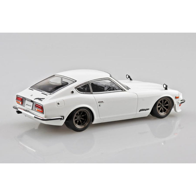 1/32 Nissan S30 Fairlady Z Custom (White) (Aoshima The Snap Kit Series No.15CU-WH)