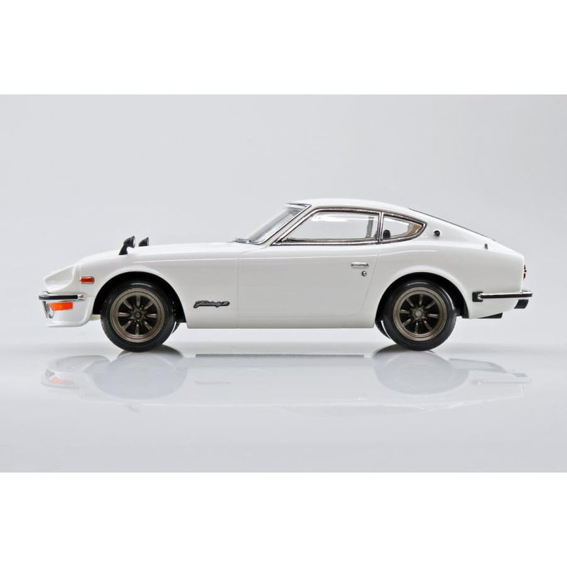 1/32 Nissan S30 Fairlady Z Custom (White) (Aoshima The Snap Kit Series No.15CU-WH)