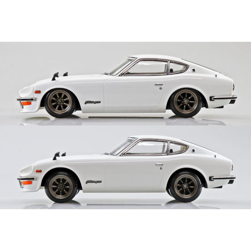 1/32 Nissan S30 Fairlady Z Custom (White) (Aoshima The Snap Kit Series No.15CU-WH)