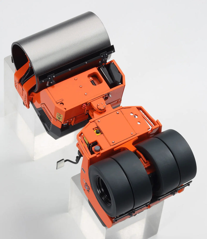 1/35 Hitachi Vibratory Combined Roller ZC50C-5