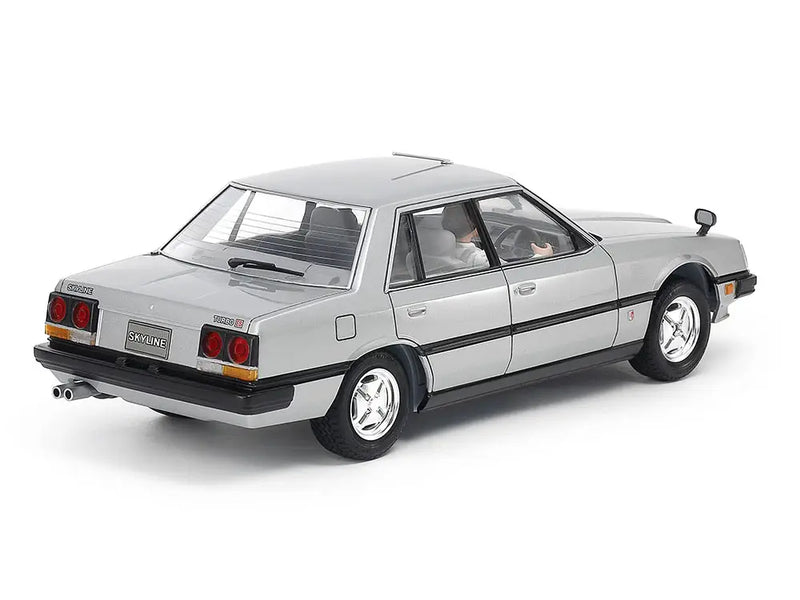 1/24 Nissan Skyline Sedan 2000 Turbo GT-E/S (Tamiya Sports Car Series 374)