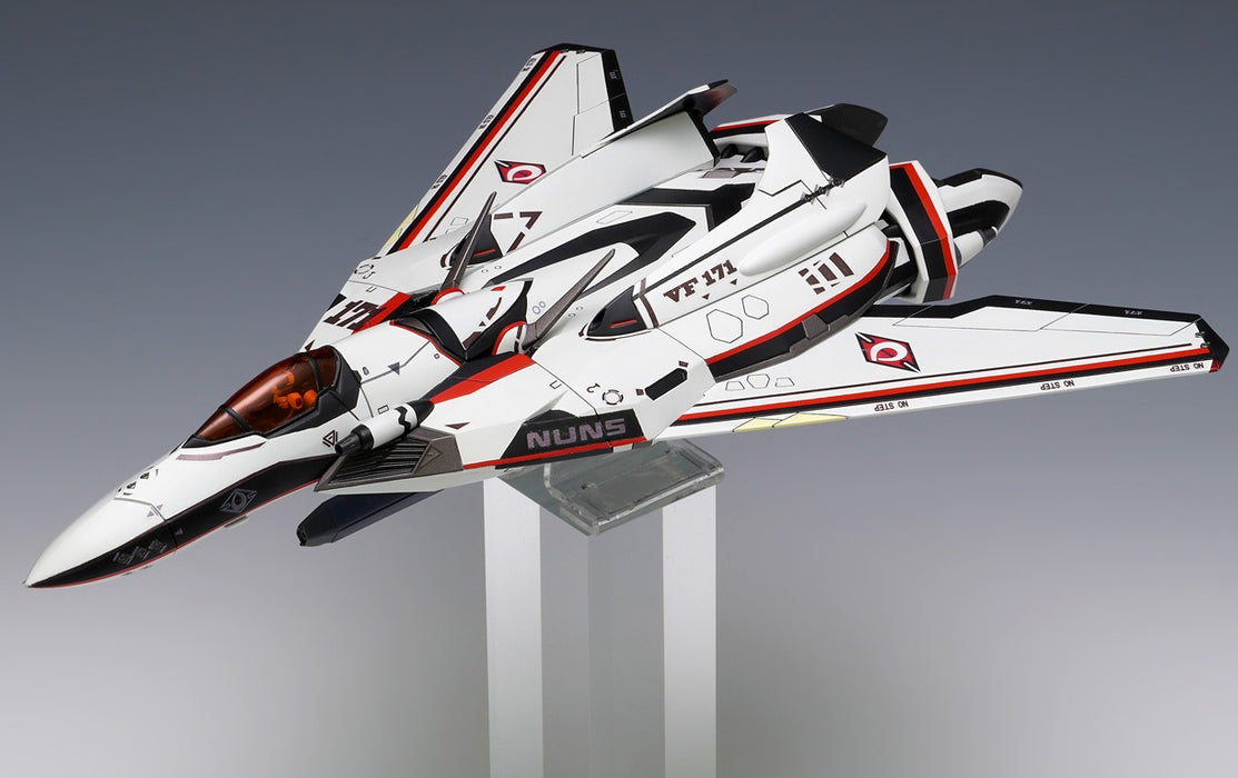 Macross Frontier 1/72 VF-171EX Nightmare Plus EX (Alto Custom)