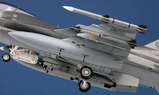 1/72 Aircraft Weapons VIII: US Air-To-Air Missiles & Jamming Pods (Hasegawa Aircraft in Action Series X72-13)