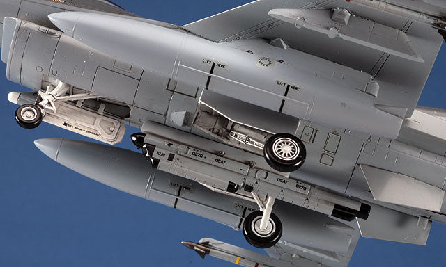 1/72 Aircraft Weapons VIII: US Air-To-Air Missiles & Jamming Pods (Hasegawa Aircraft in Action Series X72-13)