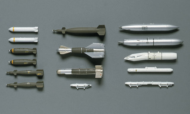 1/72 Aircraft Weapons II: US Guided Bombs & Gun Pods (Hasegawa Aircraft in Action Series X72-02)