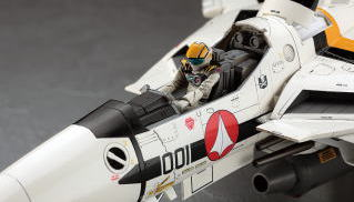 Macross 1/48 VF-1S/A Valkyrie "Skull Squadron"