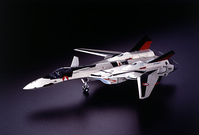 Macross Plus 1/72 YF-19 Advanced Variable Fighter