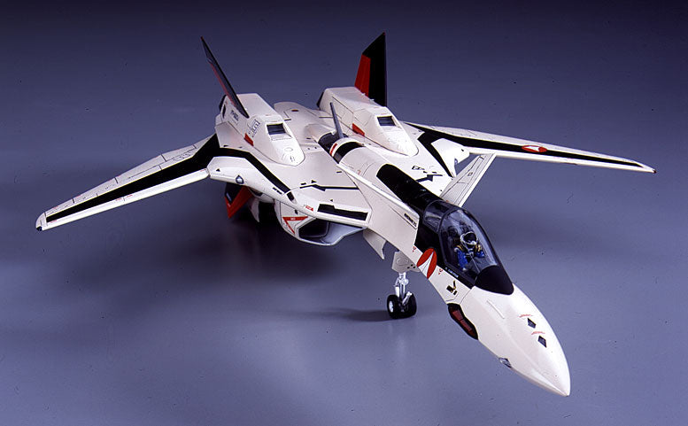 Macross Plus 1/72 YF-19 Advanced Variable Fighter