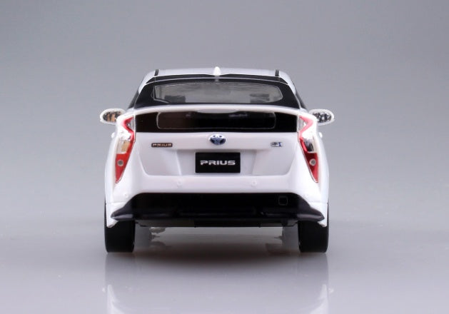 1/32 Toyota Prius (Super White II) (Aoshima The Snap Kit Series No.02A)
