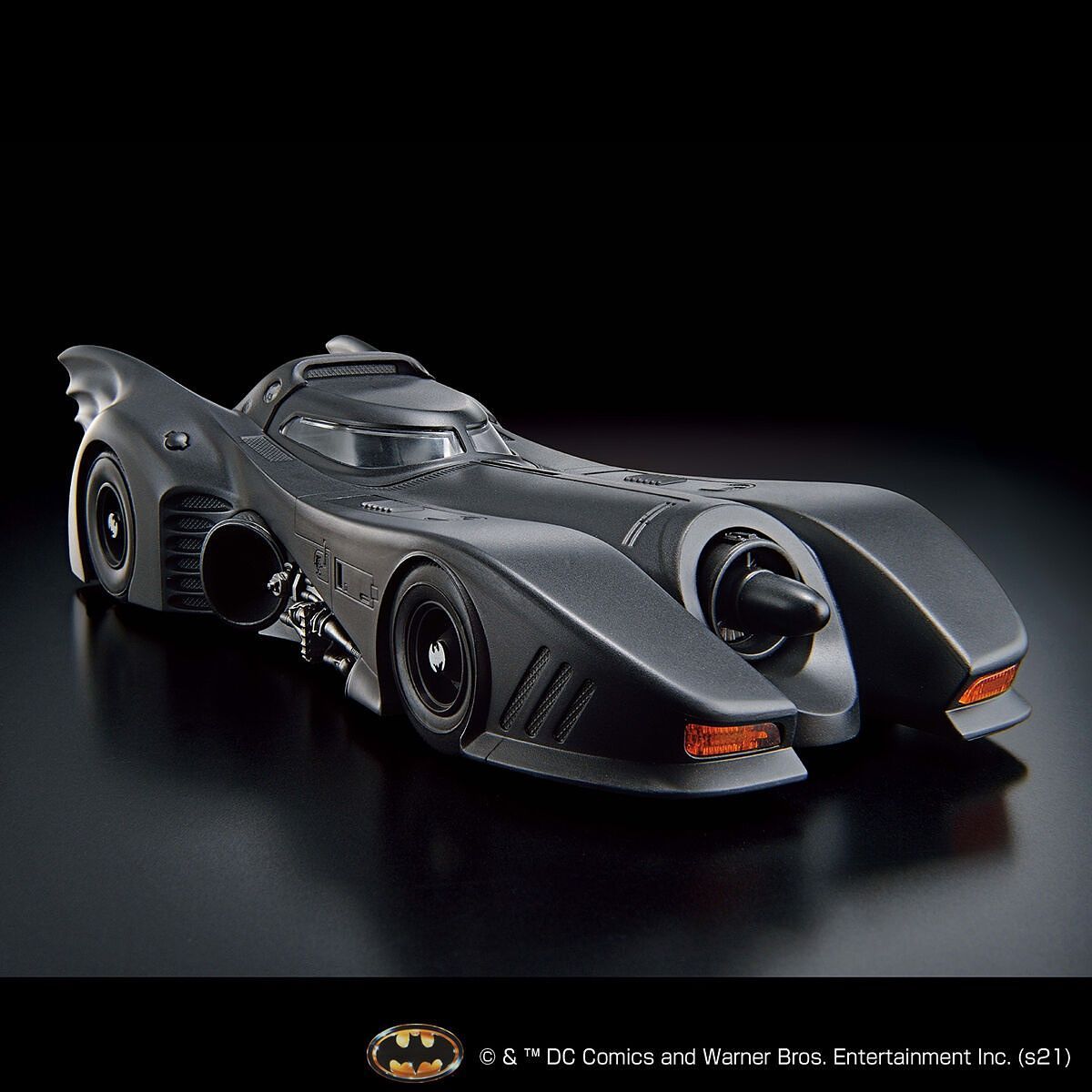 バットマンCAR Bandai Batman 1/35 Batmobile (Batman Ver.) - Argama Hobby