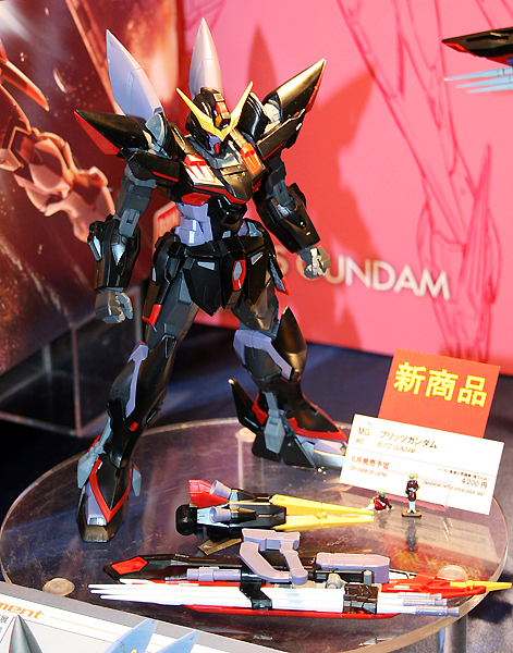 Master Grade (MG) 1/100 GAT-X207 Blitz Gundam