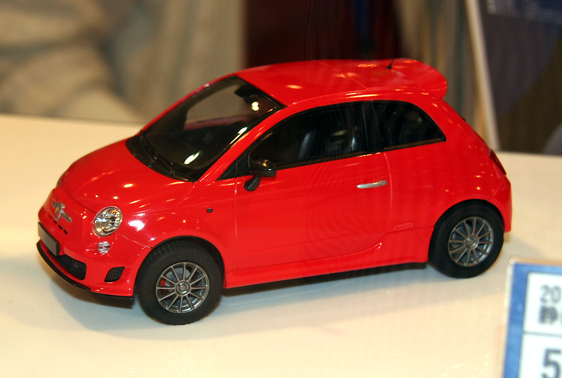 1/24 Fiat 500 Abarth 695 Tributo Ferrari (Fujimi Real Sports Car Series RS-83)