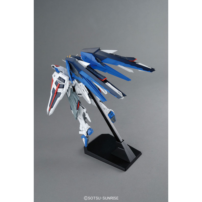 Master Grade (MG) 1/100 ZGMF-X10A Freedom Gundam Ver2.0