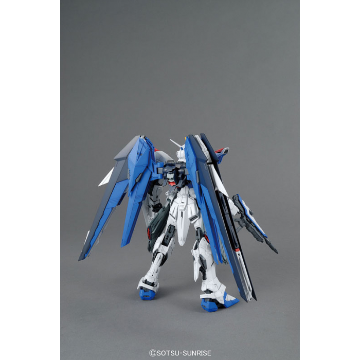 Master Grade (MG) 1/100 ZGMF-X10A Freedom Gundam Ver2.0