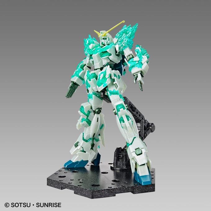 Gundam Base Limited HG 1/144 Unicorn Gundam (Luminous Crystal Version)