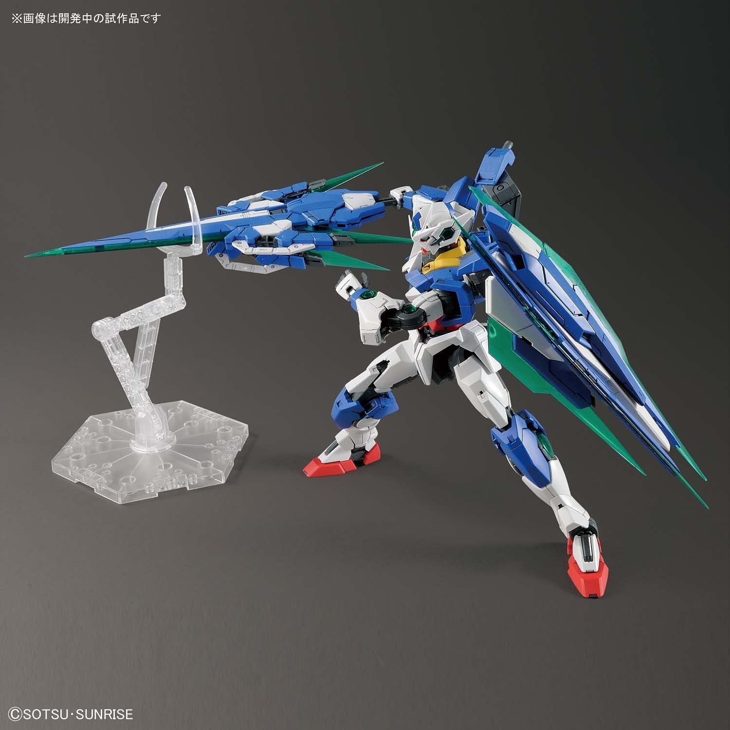 Bandai Master Grade (MG) 1/100 Gundam 00 Qan[T] Full Saber