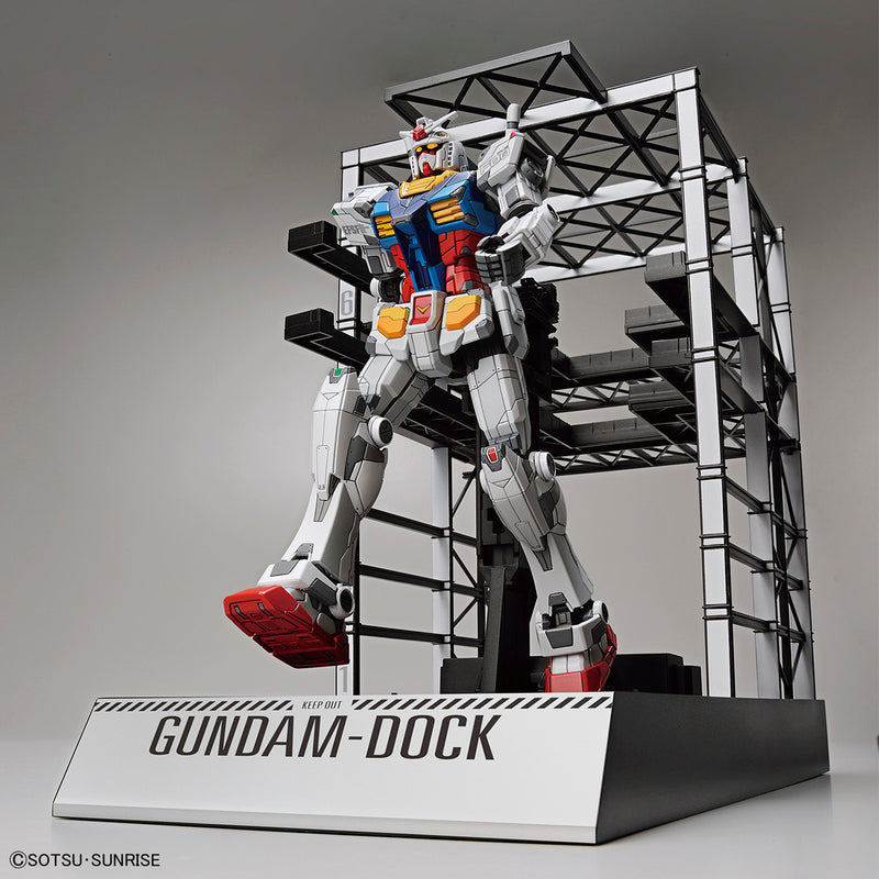Yokohama Gundam Factory 1/144 RX-78F00 Gundam and Gundam Dock