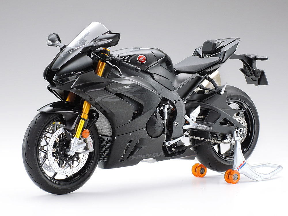 まいHonda CBR1000RR-R 1/12スケールモデル Tamiya 1/12 Honda CBR1000RR-R Fireblade SP (Tamiya Motorcycle