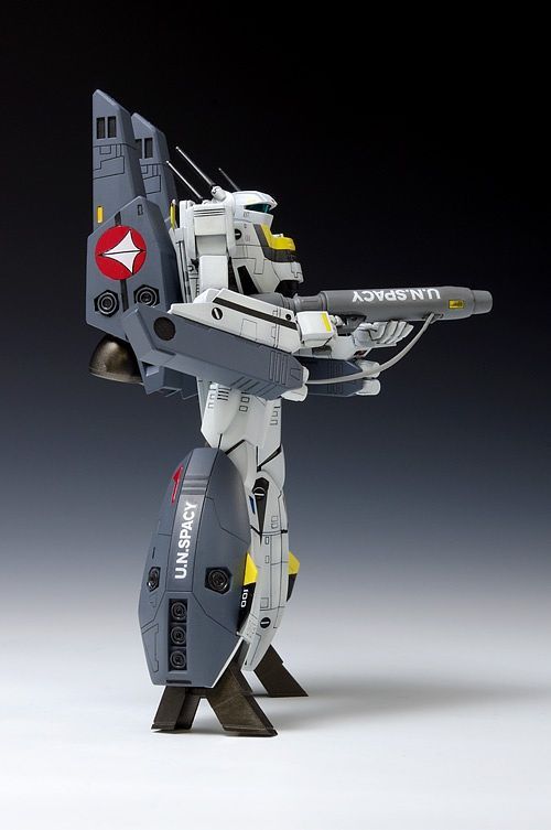 Macross 1/100 VF-1S Super Valkyrie Battroid Roy Focker Custom