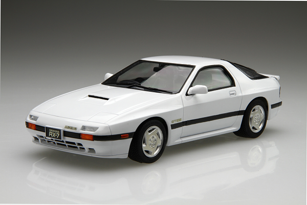 1/24 Mazda Savanna FC3S RX-7 '85 (Fujimi Inch-up Series ID-29)