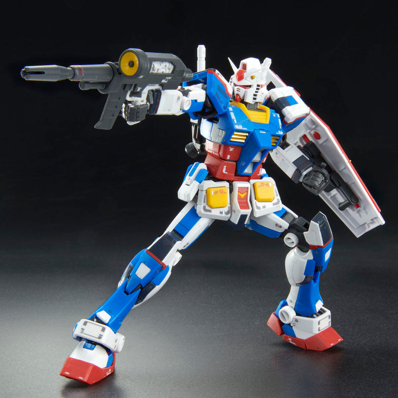 Premium Bandai Real Grade (RG) 1/144 RX-78-2 Gundam Team Bright Custom