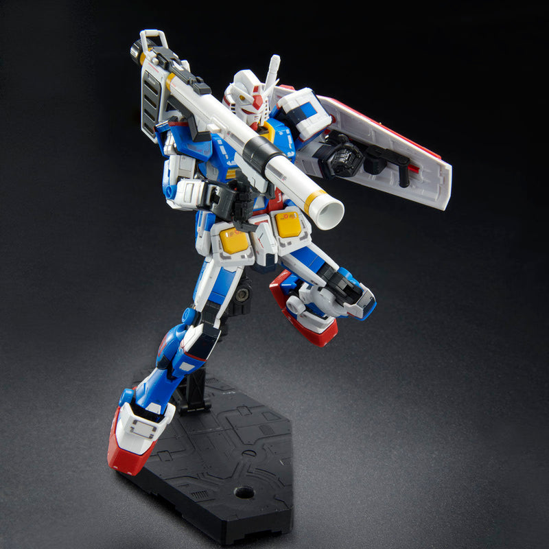 Premium Bandai Real Grade (RG) 1/144 RX-78-2 Gundam Team Bright Custom